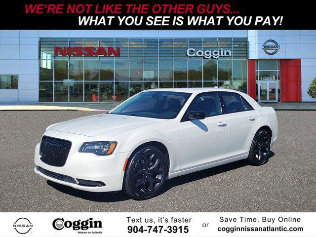 2021 chrysler 300 touring