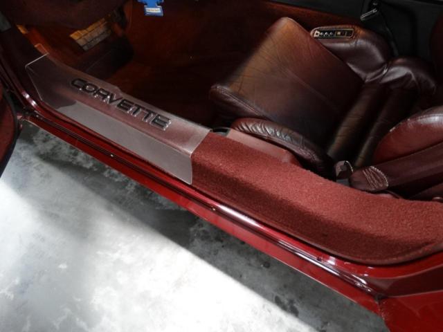 1993 chevrolet corvette 30200 miles burgundy 2 door coupe 5.7 lt1 v8 4-speed au