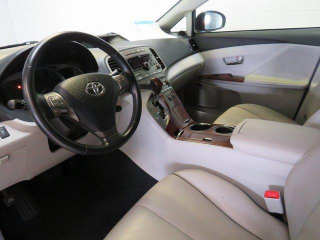 2009 toyota venza base