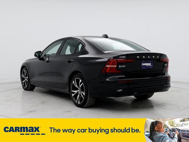 2024 volvo s60 b5 plus dark theme