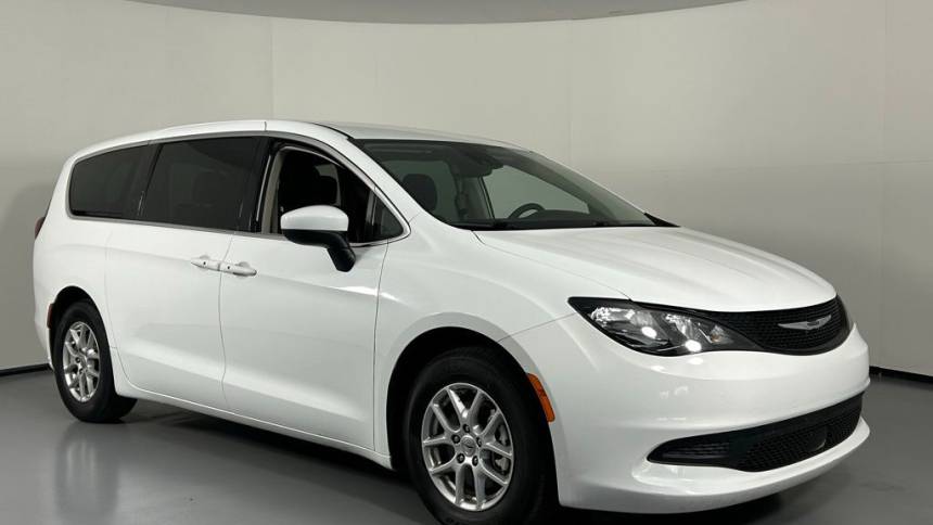 2022 chrysler voyager lx