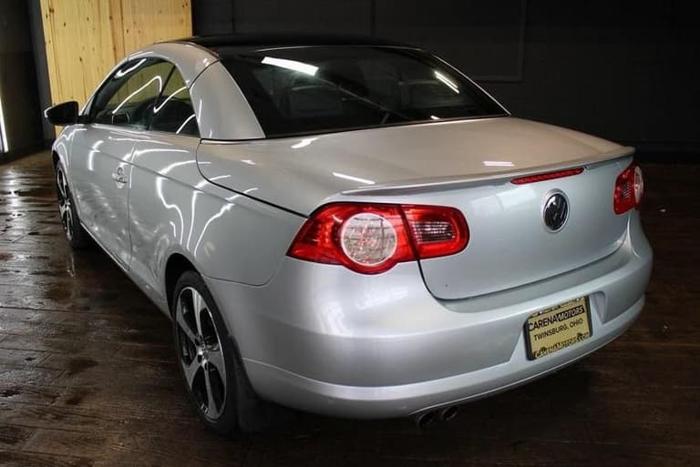 2011 volkswagen eos komfort hard top convertible 2d in twinsburg, ohio