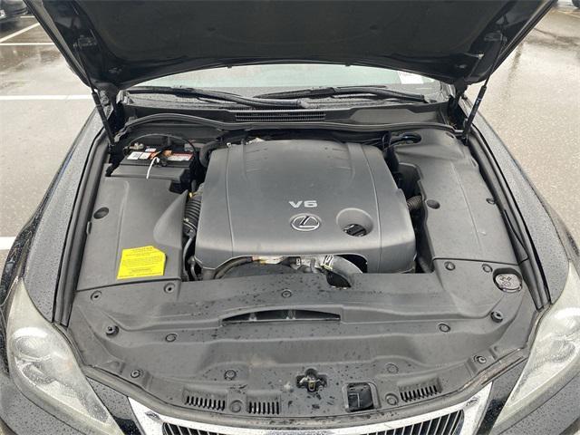 2014 lexus is 250c base