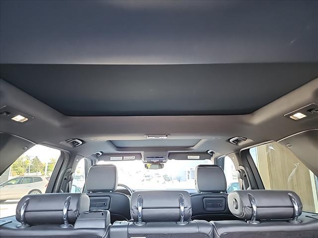 2022 land rover discovery p360 s r-dynamic
