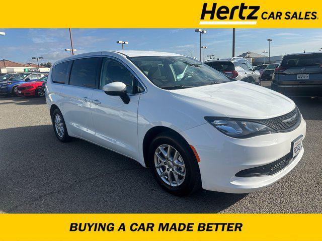 2022 chrysler voyager lx
