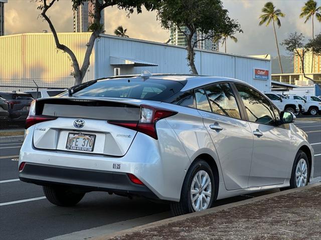 2022 toyota prius l