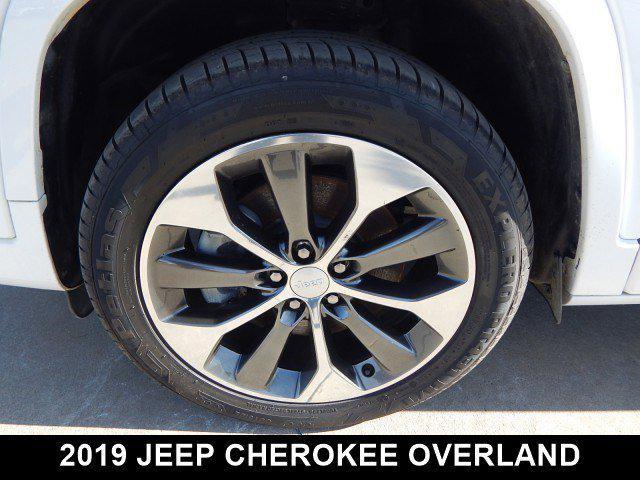 2019 jeep cherokee overland