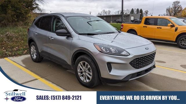 2022 ford escape se