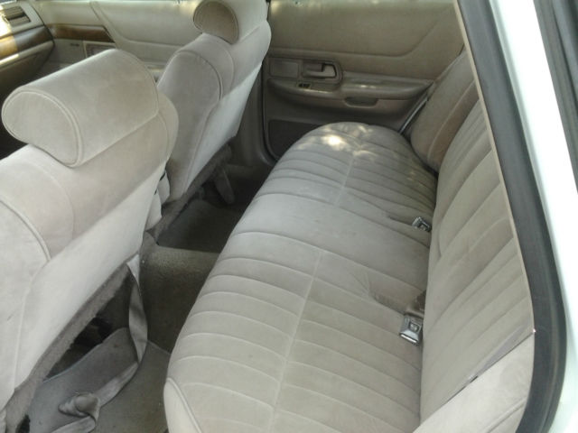 1993 ford crown victoria police interceptor sedan 4-door 4.6l