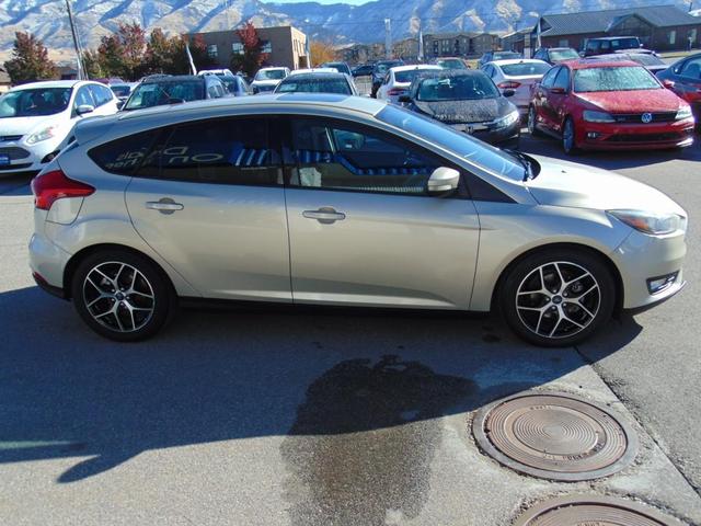 2017 ford focus sel