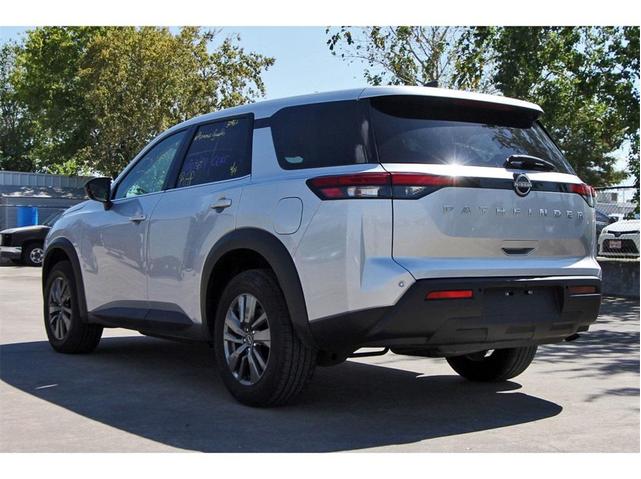 2023 nissan pathfinder s