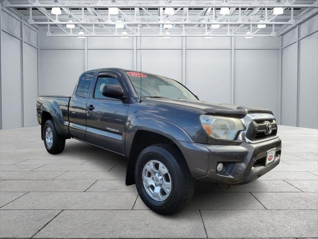 2013 toyota tacoma base