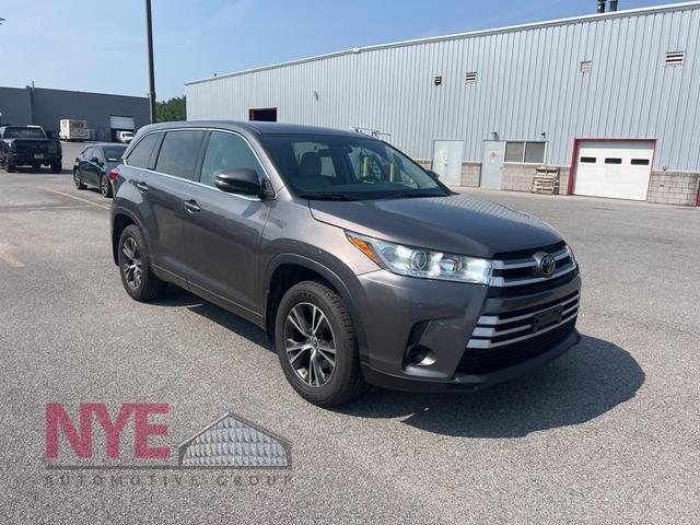 2018 toyota highlander le