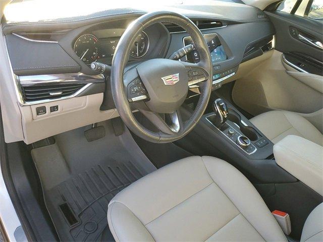 2023 cadillac xt4 luxury