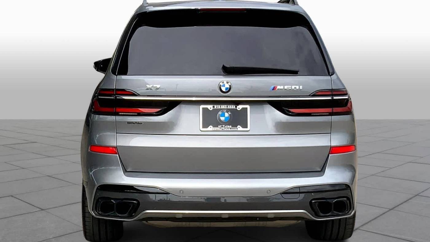 2023 bmw x7 m60i