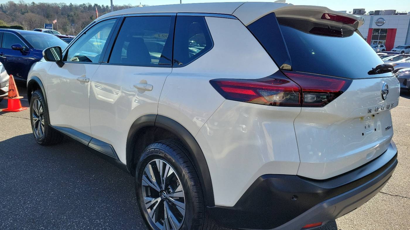 2021 nissan rogue sv