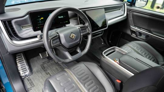 2023 Rivian R1S quad motor launch edition
