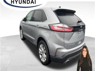 2022 Ford Edge titanium
