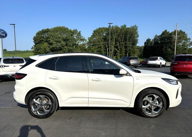 2023 ford escape st-line select