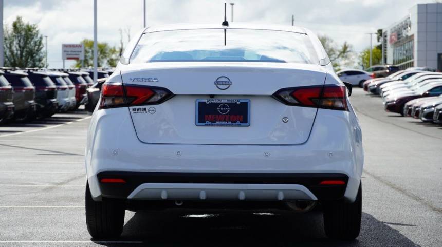 2023 nissan versa s