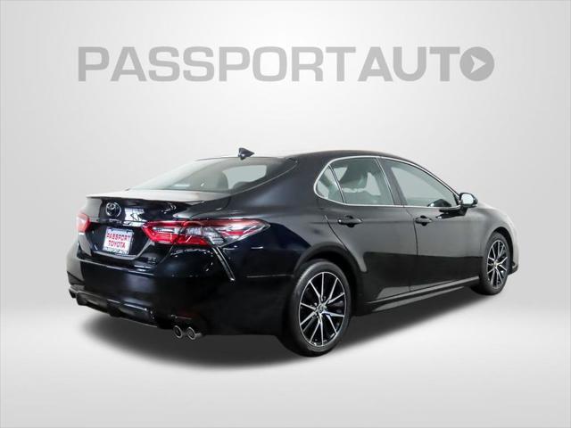 2022 toyota camry se