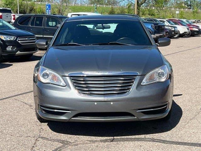 2011 chrysler 200 touring in howell, michigan