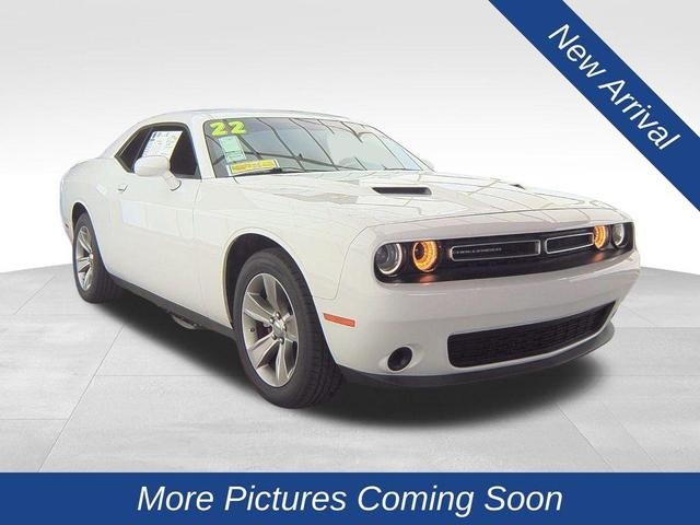 2022 dodge challenger sxt