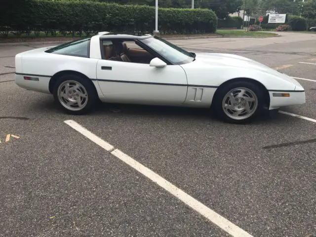 1990 white corvette