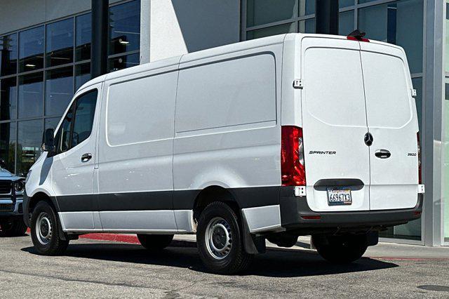 2024 mercedes-benz sprinter 2500 standard roof