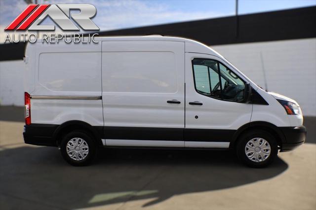 2019 ford transit-150 base