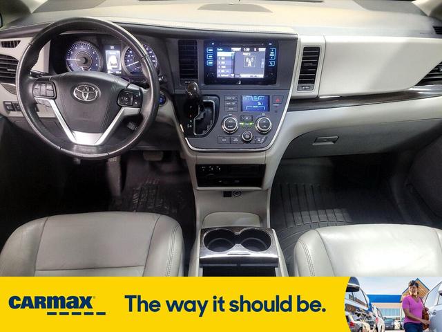 2017 toyota sienna xle
