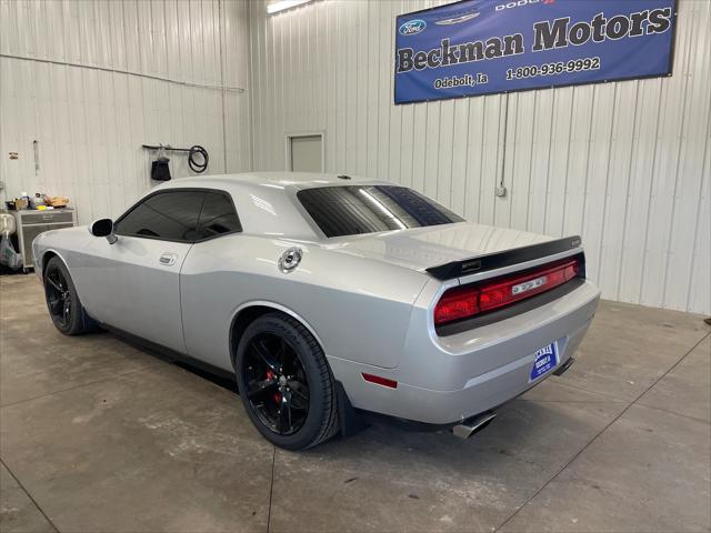 2010 dodge challenger srt8