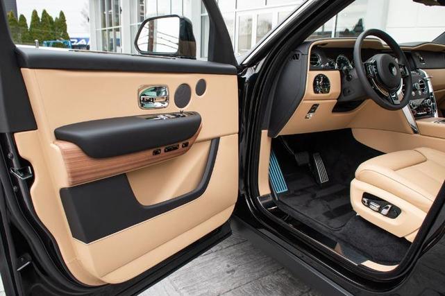 2024 rolls-royce cullinan suv
