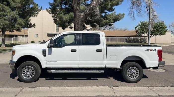 2018 ford f250 super duty crew cab lariat pickup 4d 6 3/4 ft in glendale, arizona
