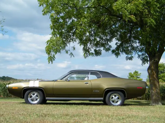 440 v8, 4 speed , power brakes , strong running and clean gtx!