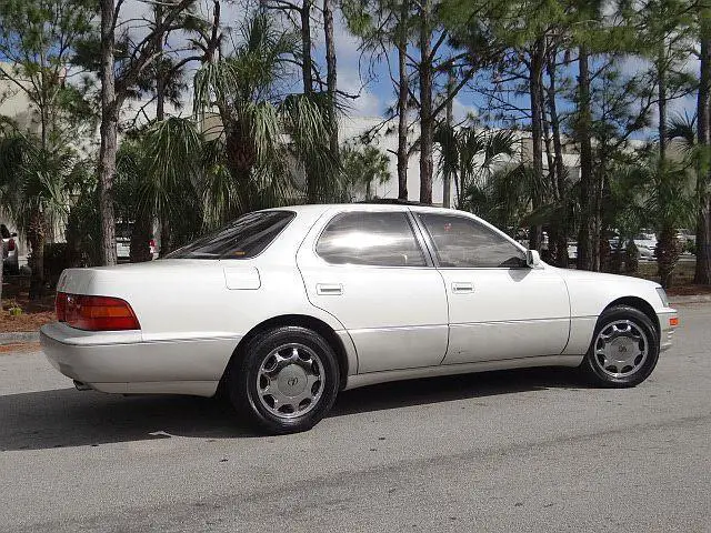 1993 lexus ls400 * no reserve auction * low 108k miles 100% no rust car garaged