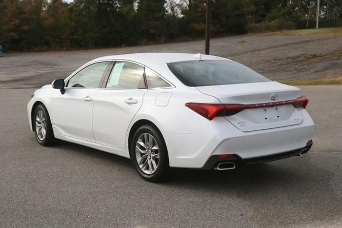 used 2021 toyota avalon xle