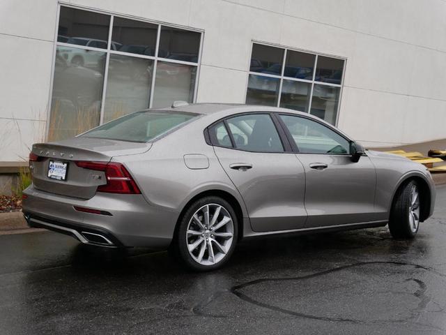 2021 volvo s60 momentum