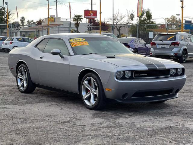 2013 dodge challenger sxt