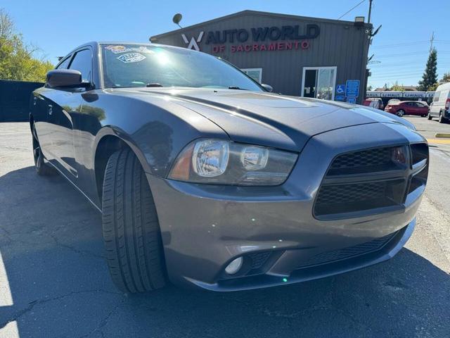 2014 dodge charger sxt