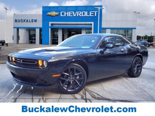 2022 dodge challenger sxt