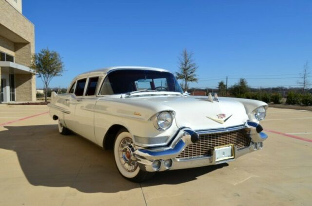 1957 caddy series 75 fleetwood *100% running/retored* incredible eye-catcher!