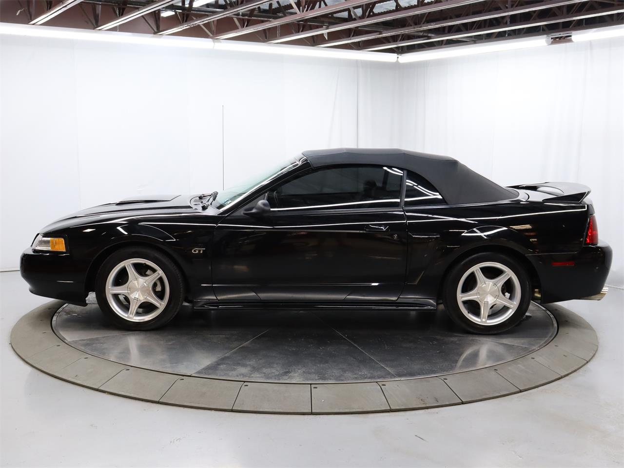 2000 ford mustang
