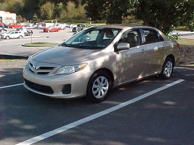 2011 toyota corolla le