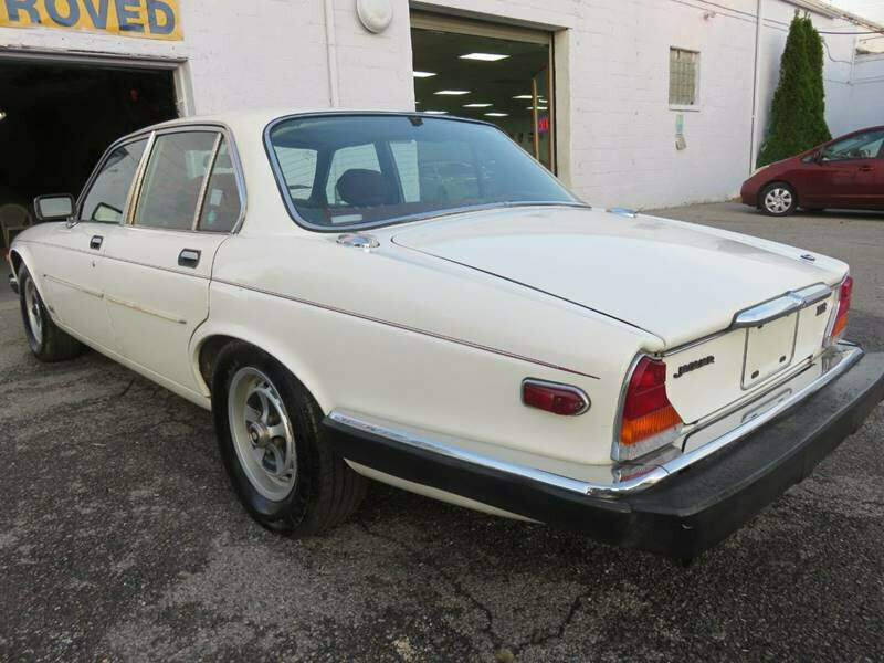 3 day! /classic * xj6 * (( collector caliber...sunroof...wow ))no reserve