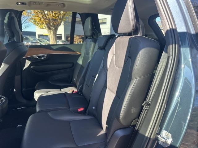 2022 volvo xc90 t6 momentum 7 passenger