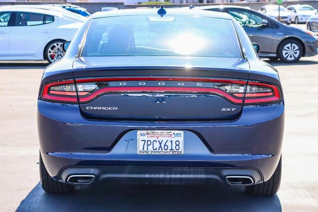 2015 dodge charger sxt