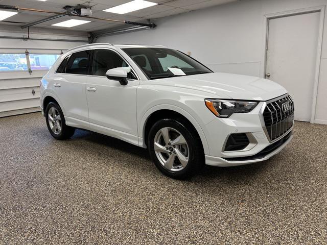 2022 audi q3 40 premium