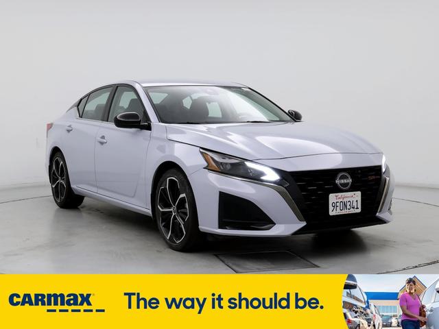 2023 nissan altima sr