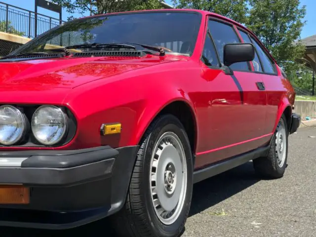 alfa romeo gtv6 1981 red custom interior great driver